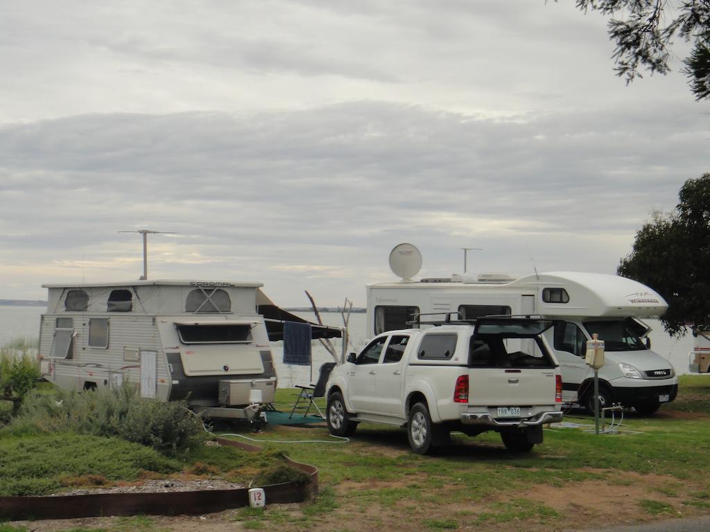 Hotel Lake Albert Caravan Park Meningie Esterno foto
