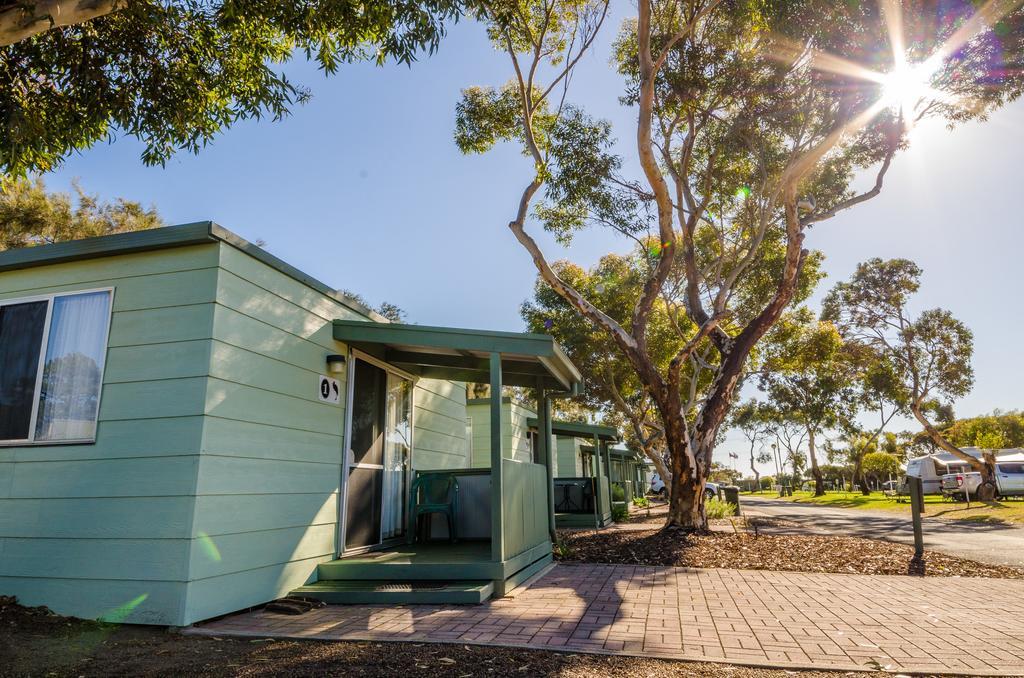 Hotel Lake Albert Caravan Park Meningie Esterno foto