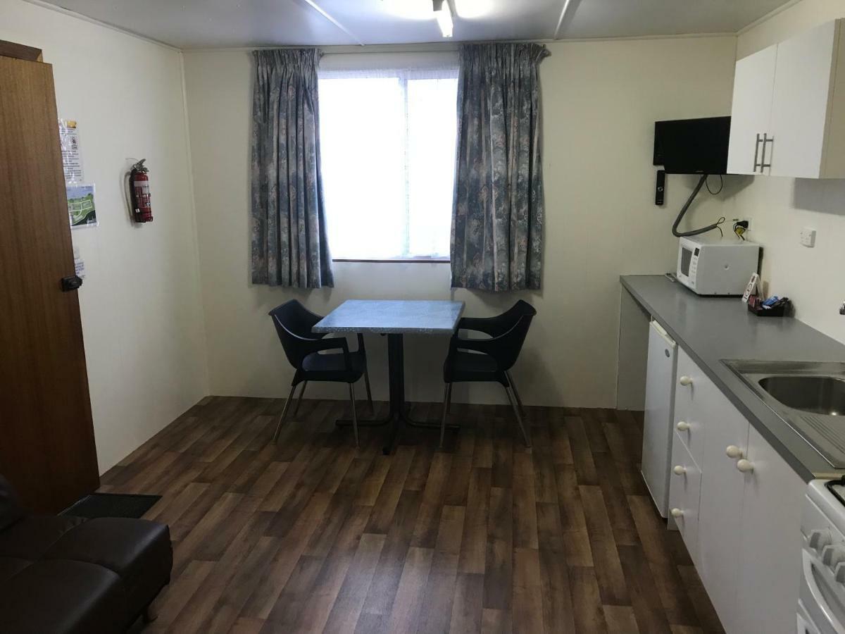 Hotel Lake Albert Caravan Park Meningie Esterno foto