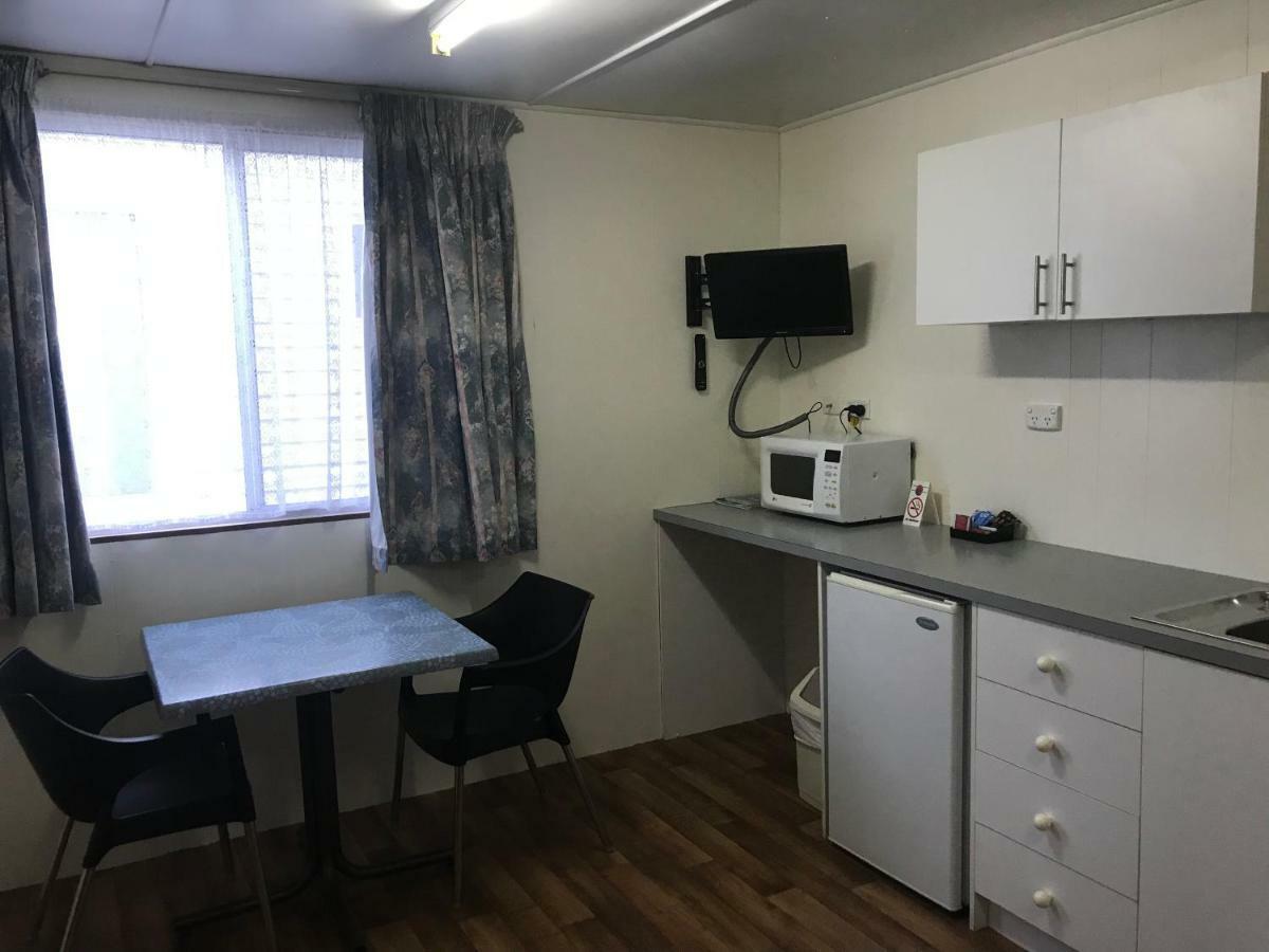 Hotel Lake Albert Caravan Park Meningie Esterno foto